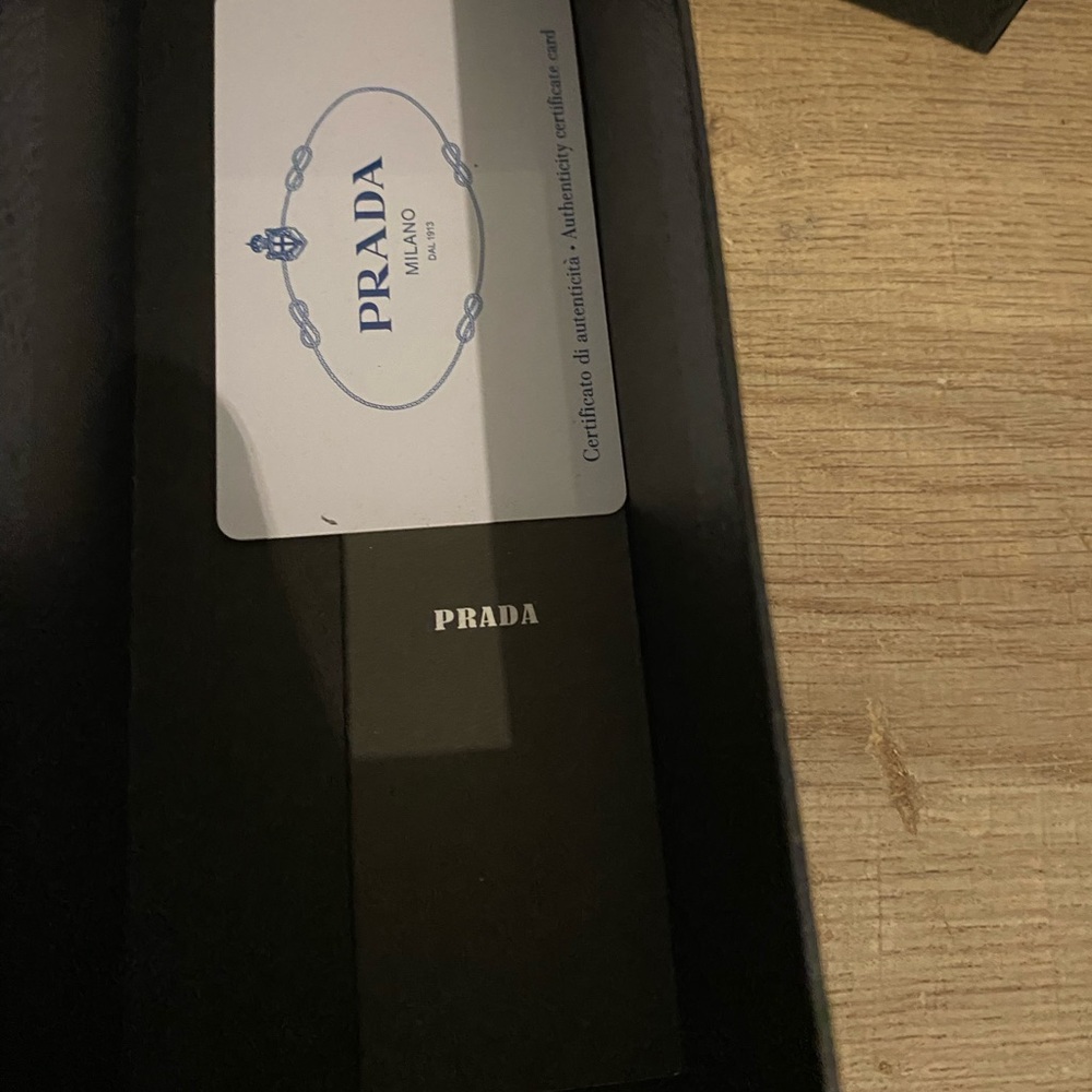 Prada sunglasses - Picture 2 of 5